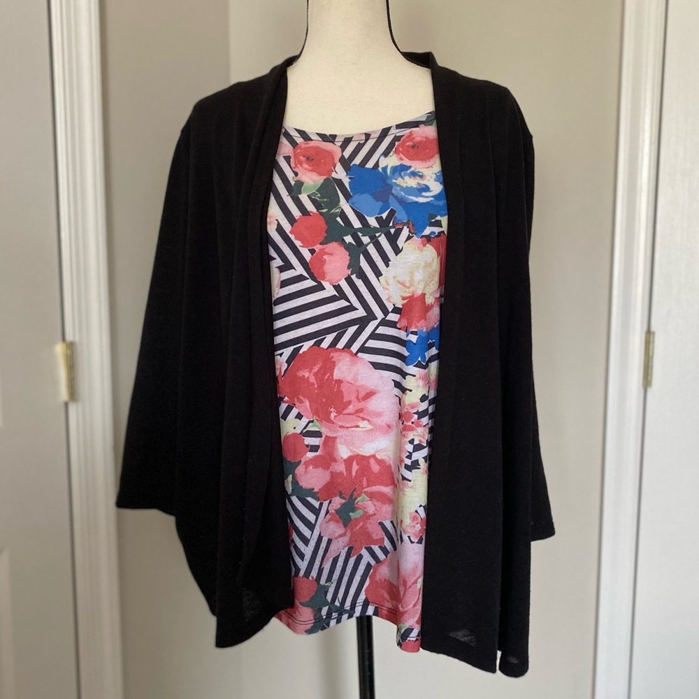 WHITE STAG OPEN FRONT CARDIGAN ATTACHED FLORAL TANK